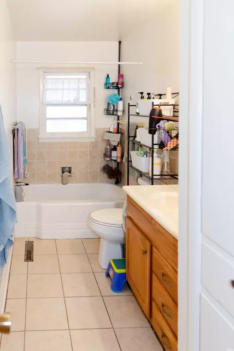 Bath - 213 W Christopher Dr, Clovis, NM 88101 photo 5 of 5