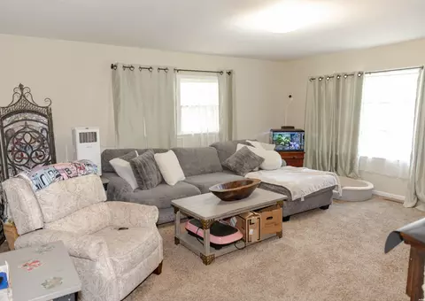 Living - 213 W Christopher Dr, Clovis, NM 88101 photo 2 of 3