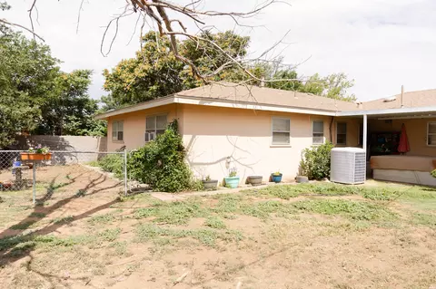 Exterior - 213 W Christopher Dr, Clovis, NM 88101 photo 11 of 12