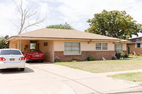 Exterior - 213 W Christopher Dr, Clovis, NM 88101 photo 4 of 12
