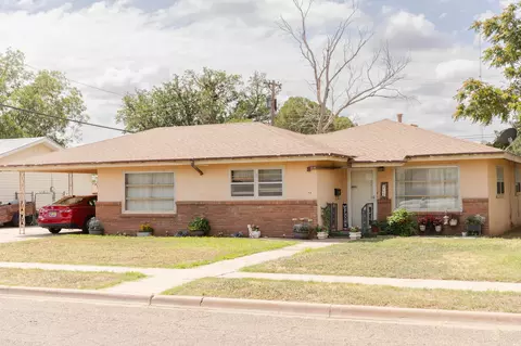 Exterior - 213 W Christopher Dr, Clovis, NM 88101 photo 5 of 12