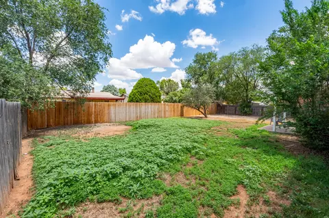 Exterior - 3752 Glenfield Dr, Clovis, NM 88101 photo 6 of 10