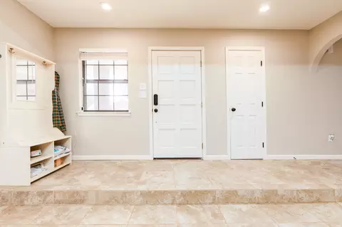 Entry Way - 3752 Glenfield Dr, Clovis, NM 88101 photo 2 of 2