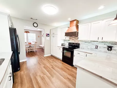 Kitchen - 112 Adkins Ct, Clovis, NM 88101 photo 2 of 5
