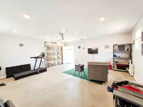 Living - 112 Adkins Ct, Clovis, NM 88101 photo 5 of 6
