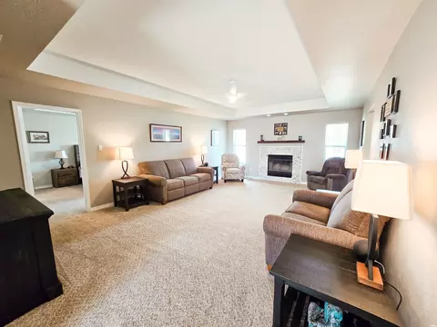 Living - 112 Adkins Ct, Clovis, NM 88101 photo 2 of 6