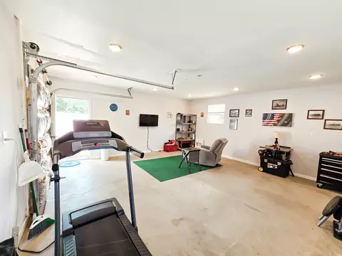 Living - 112 Adkins Ct, Clovis, NM 88101 photo 6 of 6