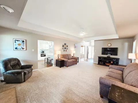 Living - 112 Adkins Ct, Clovis, NM 88101 photo 3 of 6