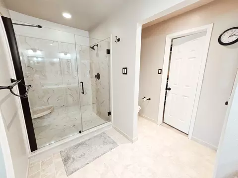 Bath - 112 Adkins Ct, Clovis, NM 88101 photo 2 of 6