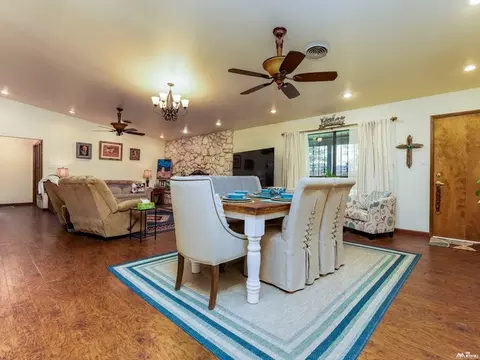 Dining - 1501 E 21st, Clovis, NM 88101 photo 1 of 2