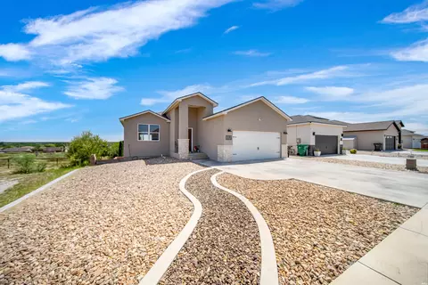 1917 Diamond Dr, Carlsbad, NM 88220