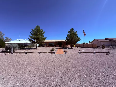 215 Hallmark St, Elephant Butte, NM 87935