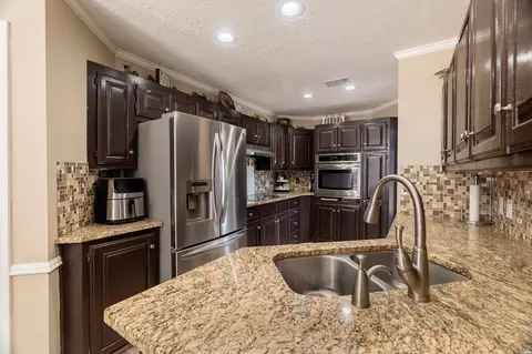Kitchen - 3809 Nancy Lopez Dr, Clovis, NM 88101 photo 2 of 2