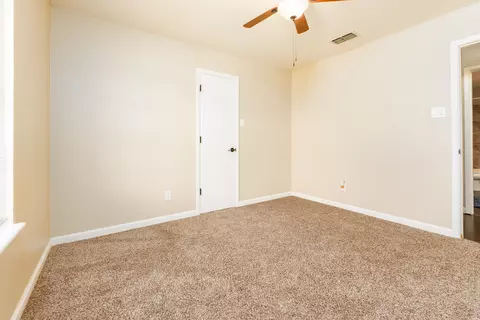 Bedroom - 2004 Colonial Pkwy, Clovis, NM 88101 photo 3 of 10