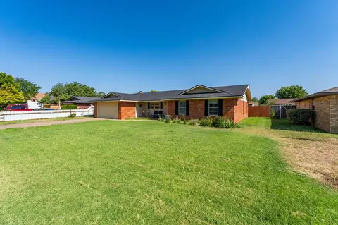 Exterior - 2004 Colonial Pkwy, Clovis, NM 88101 photo 7 of 17
