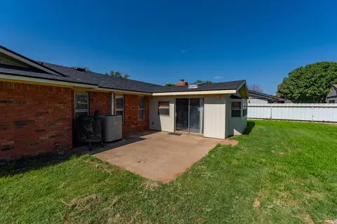 Exterior - 2004 Colonial Pkwy, Clovis, NM 88101 photo 16 of 17