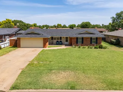 Exterior - 2004 Colonial Pkwy, Clovis, NM 88101 photo 1 of 17