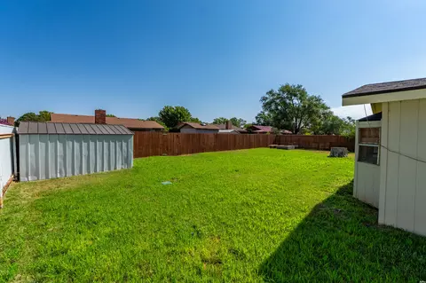 Exterior - 2004 Colonial Pkwy, Clovis, NM 88101 photo 11 of 17