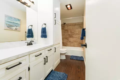 Bath - 2004 Colonial Pkwy, Clovis, NM 88101 photo 1 of 2