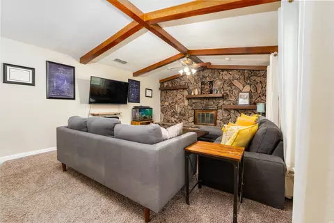 Living - 2004 Colonial Pkwy, Clovis, NM 88101 photo 3 of 3