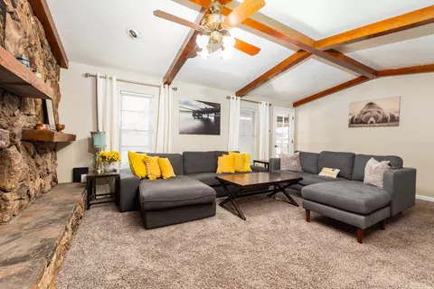 Living - 2004 Colonial Pkwy, Clovis, NM 88101 photo 1 of 3