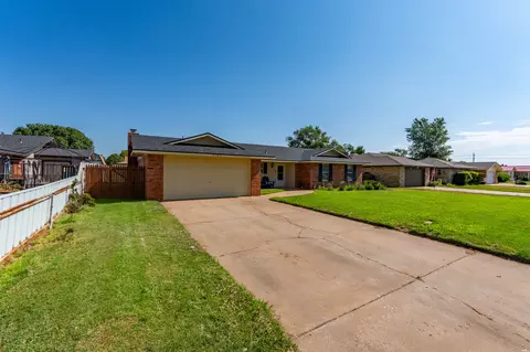 Exterior - 2004 Colonial Pkwy, Clovis, NM 88101 photo 5 of 17
