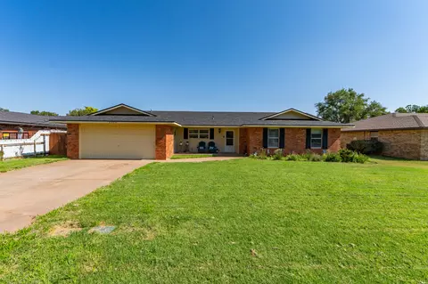 Exterior - 2004 Colonial Pkwy, Clovis, NM 88101 photo 6 of 17