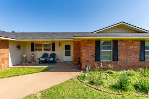 Exterior - 2004 Colonial Pkwy, Clovis, NM 88101 photo 2 of 17