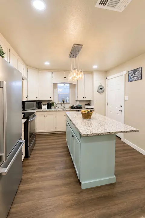 Kitchen - 1437 Sheldon St, Clovis, NM 88101 photo 3 of 3
