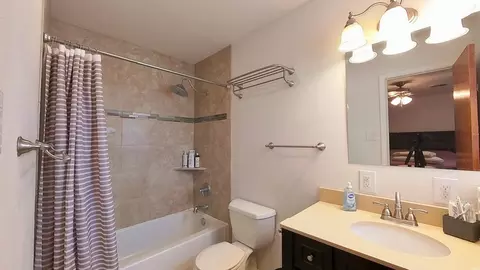 Bath - 3104 Mandell Cir, Clovis, NM 88101 photo 1 of 5
