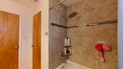 Bath - 3104 Mandell Cir, Clovis, NM 88101 photo 3 of 5