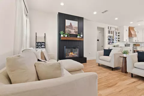 Living - 228 Abbey, Clovis, NM 88101 photo 5 of 6