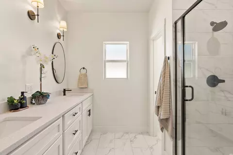 Bath - 228 Abbey, Clovis, NM 88101 photo 4 of 7