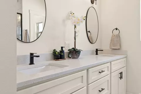 Bath - 228 Abbey, Clovis, NM 88101 photo 1 of 7