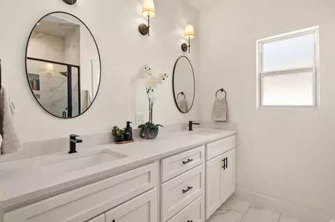 Bath - 228 Abbey, Clovis, NM 88101 photo 3 of 7