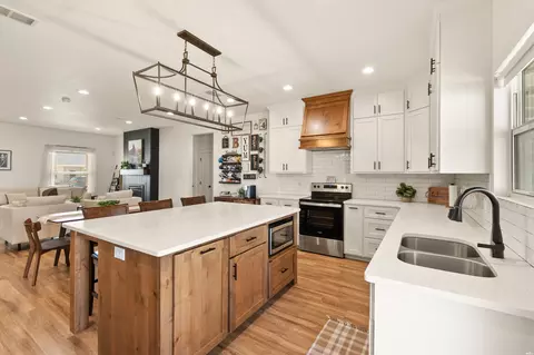 Kitchen - 228 Abbey, Clovis, NM 88101 photo 3 of 3