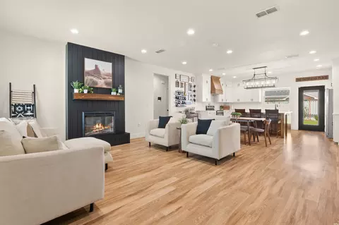 Living - 228 Abbey, Clovis, NM 88101 photo 3 of 6