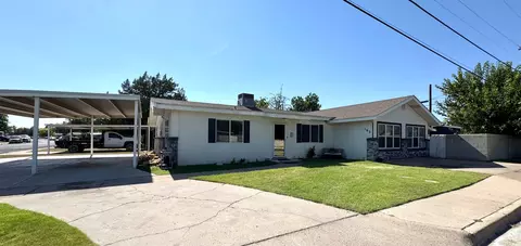 102 W Mesa Dr, Hobbs, NM 88240