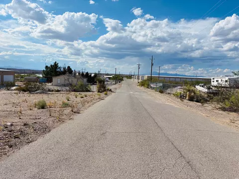 122 San Mateo Ave, Elephant Butte, NM 87935