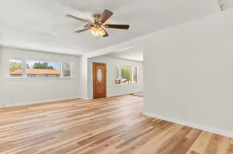 Living - 3004 Sheldon St, Clovis, NM 88101 photo 4 of 5