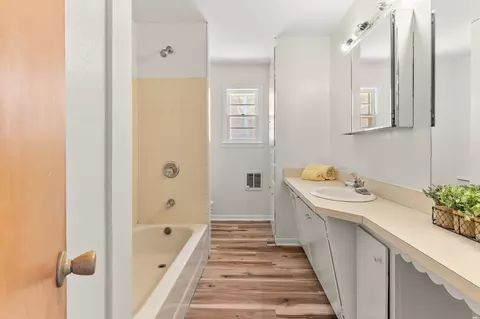 Bath - 3004 Sheldon St, Clovis, NM 88101 photo 2 of 4