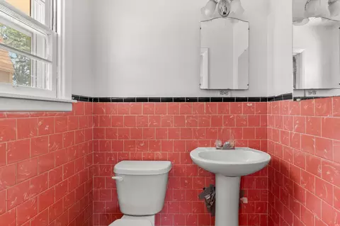 Bath - 3004 Sheldon St, Clovis, NM 88101 photo 1 of 4
