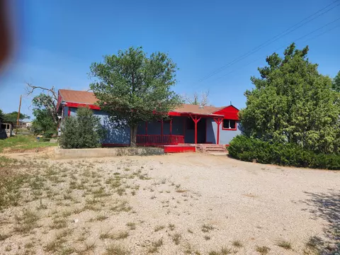 2 La Bah Dr S, Yatahey, NM 87375