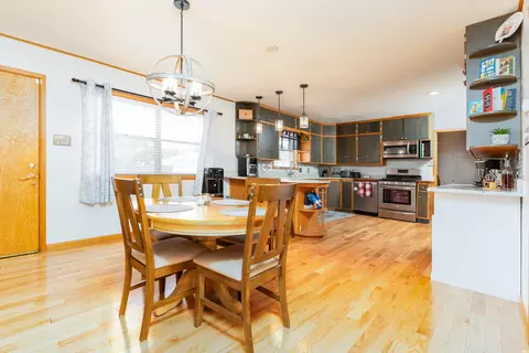 Dining - 105 W Christopher Dr W, Clovis, NM 88101 photo 1 of 3