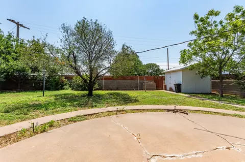 Exterior - 105 W Christopher Dr W, Clovis, NM 88101 photo 8 of 12