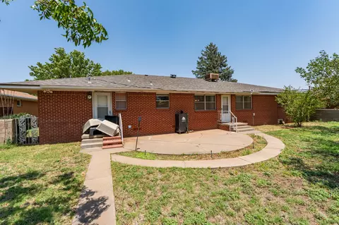 Exterior - 105 W Christopher Dr W, Clovis, NM 88101 photo 10 of 12