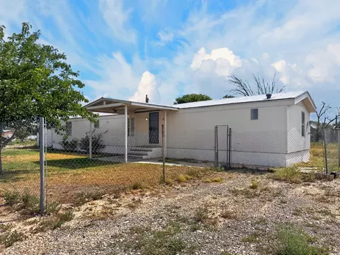 337 Turkey Track St, Roswell, NM 88203