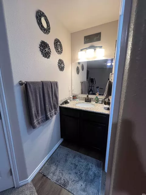 Bath - 1711 Berkeley Ln, Eunice, NM 88231 photo 2 of 3