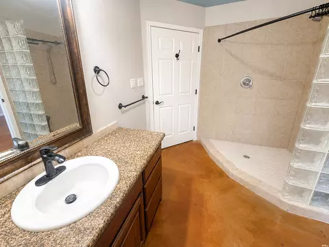 Bath - 2005 Kearny Blvd, Clovis, NM 88101 photo 4 of 6