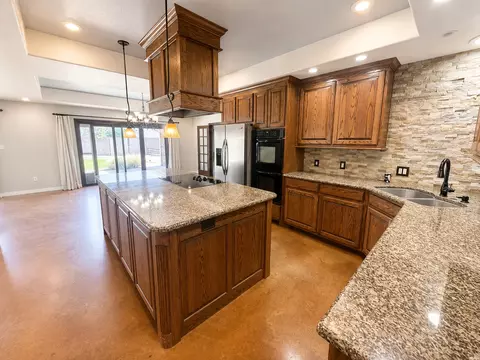 Kitchen - 2005 Kearny Blvd, Clovis, NM 88101 photo 3 of 4